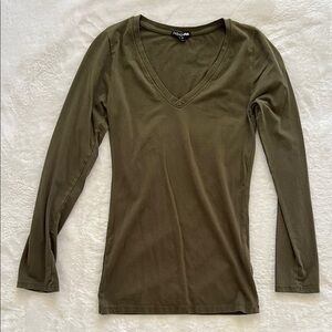Fashion Nova Olive Green Long Sleeve V-Neck Top, Size M